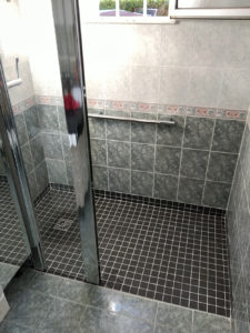 Concept accessibilité - douche après